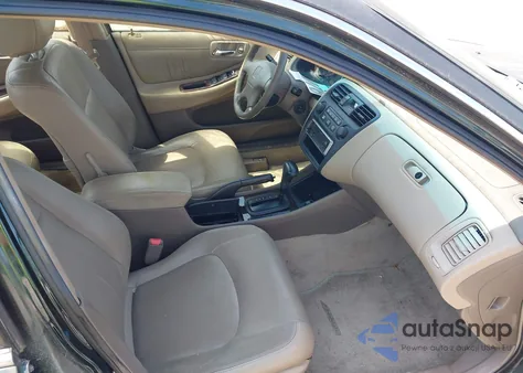 2000 Honda Accord 2.3 Ex from USA, damaged, VIN 1HGCG5666YA111256